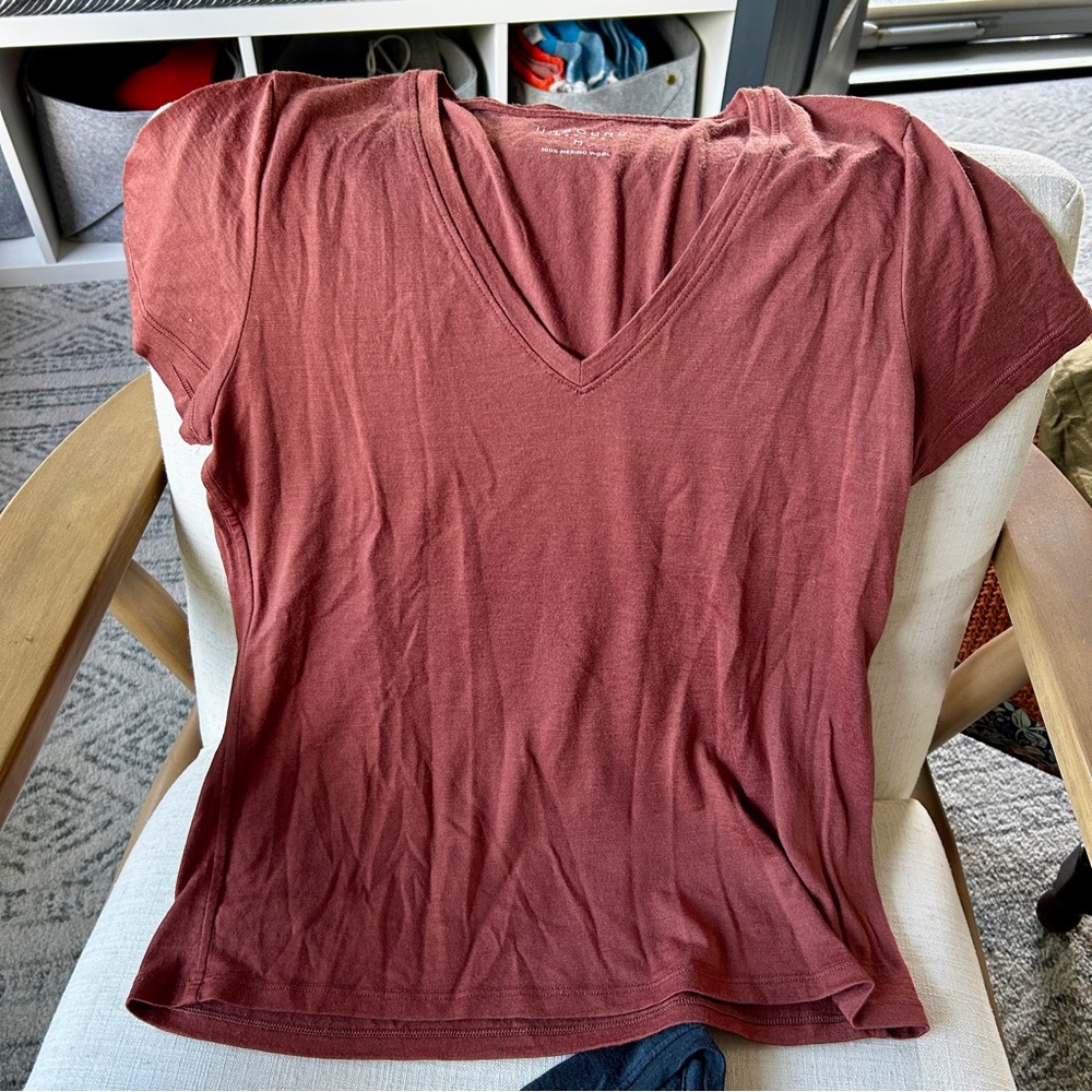 UNBOUND V-Neck Short Sleeve Tee (Set of 3!) - Picture 3 of 4